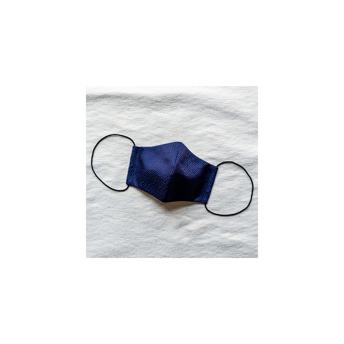 Masque en tissu japonais traditionnel Asanoha bleu marine