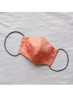 Masque en tissu traditionnel japonais Karakusa